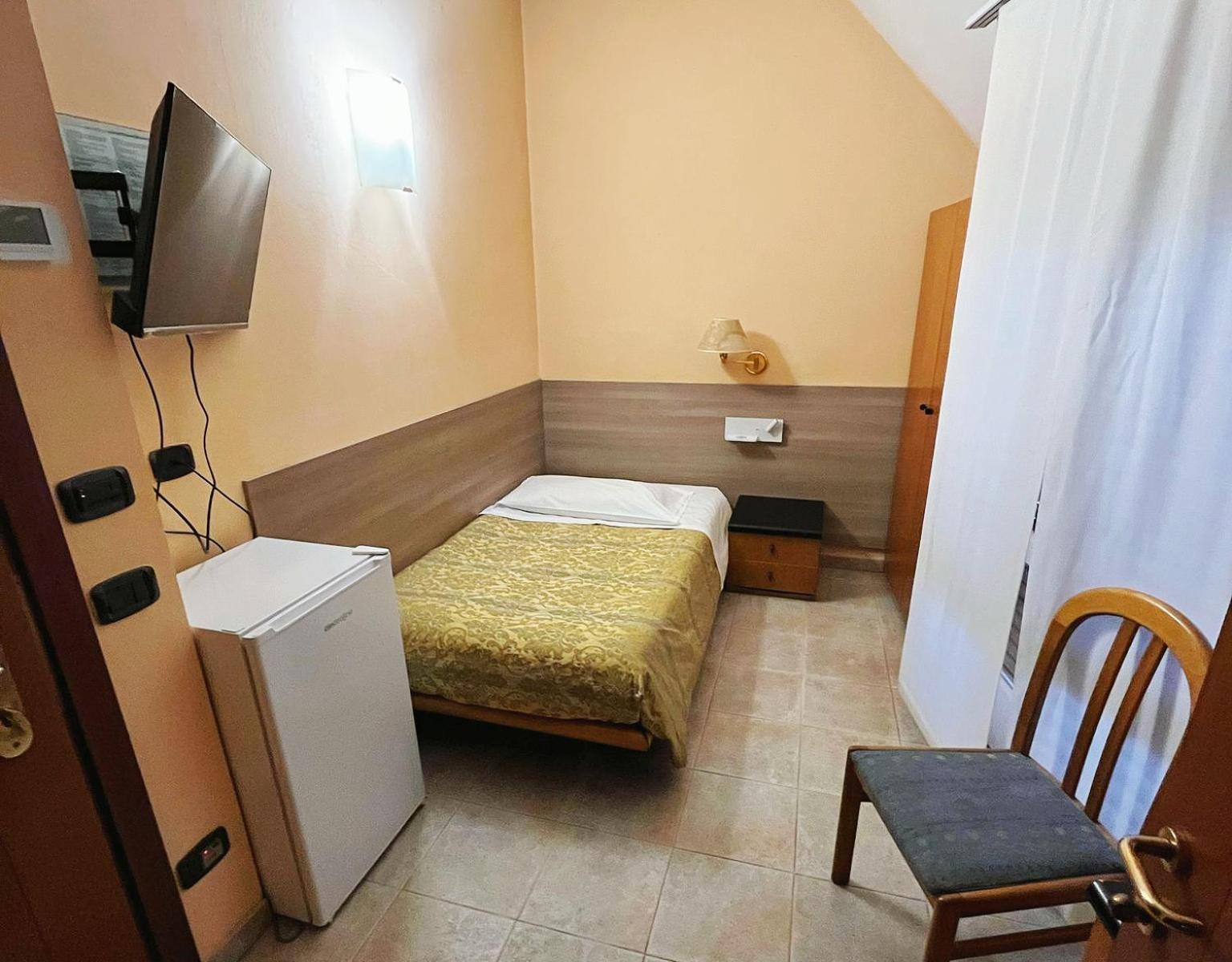 Hotel Valganna Милан Экстерьер фото
